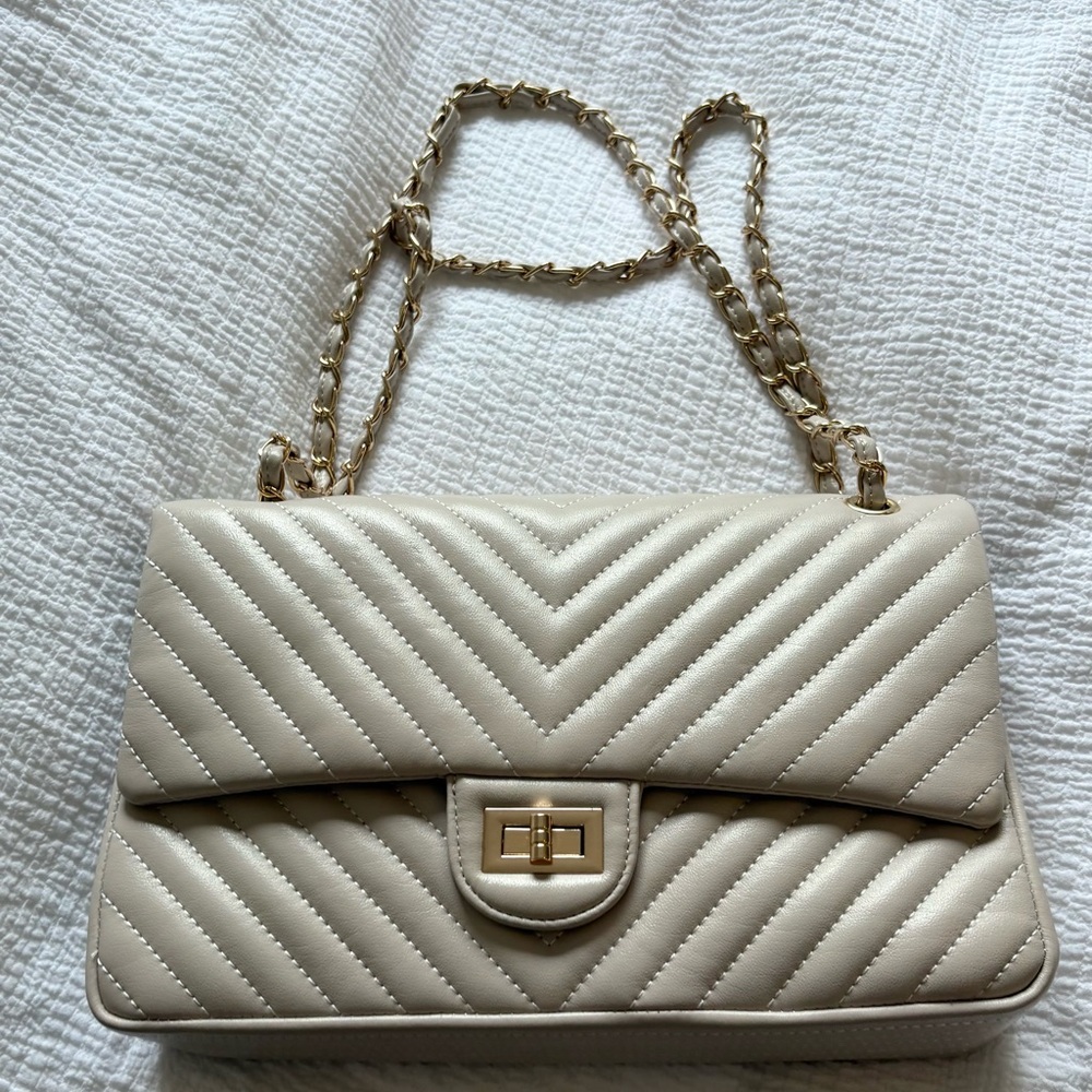 Elegant Cream Quilted Chain Shoulder Bag